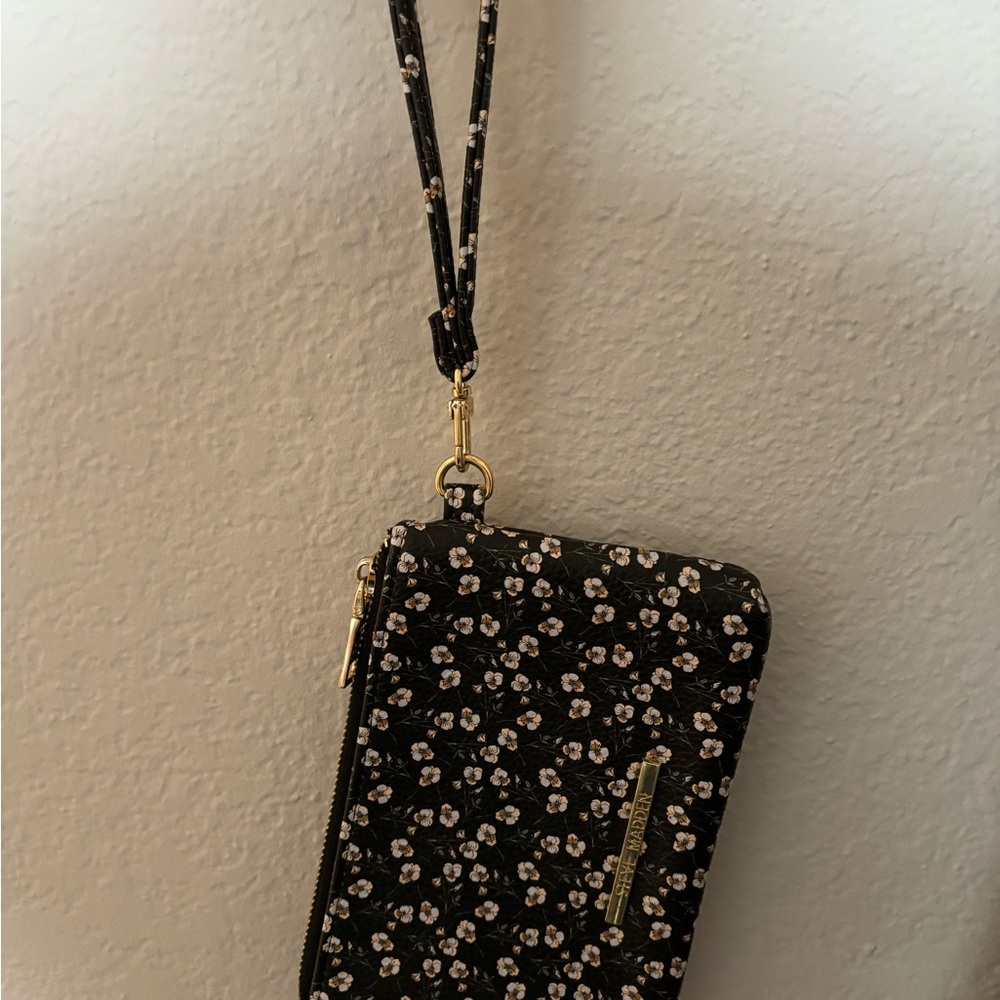 Steve Madden Wristlet - Picture 3 of 4